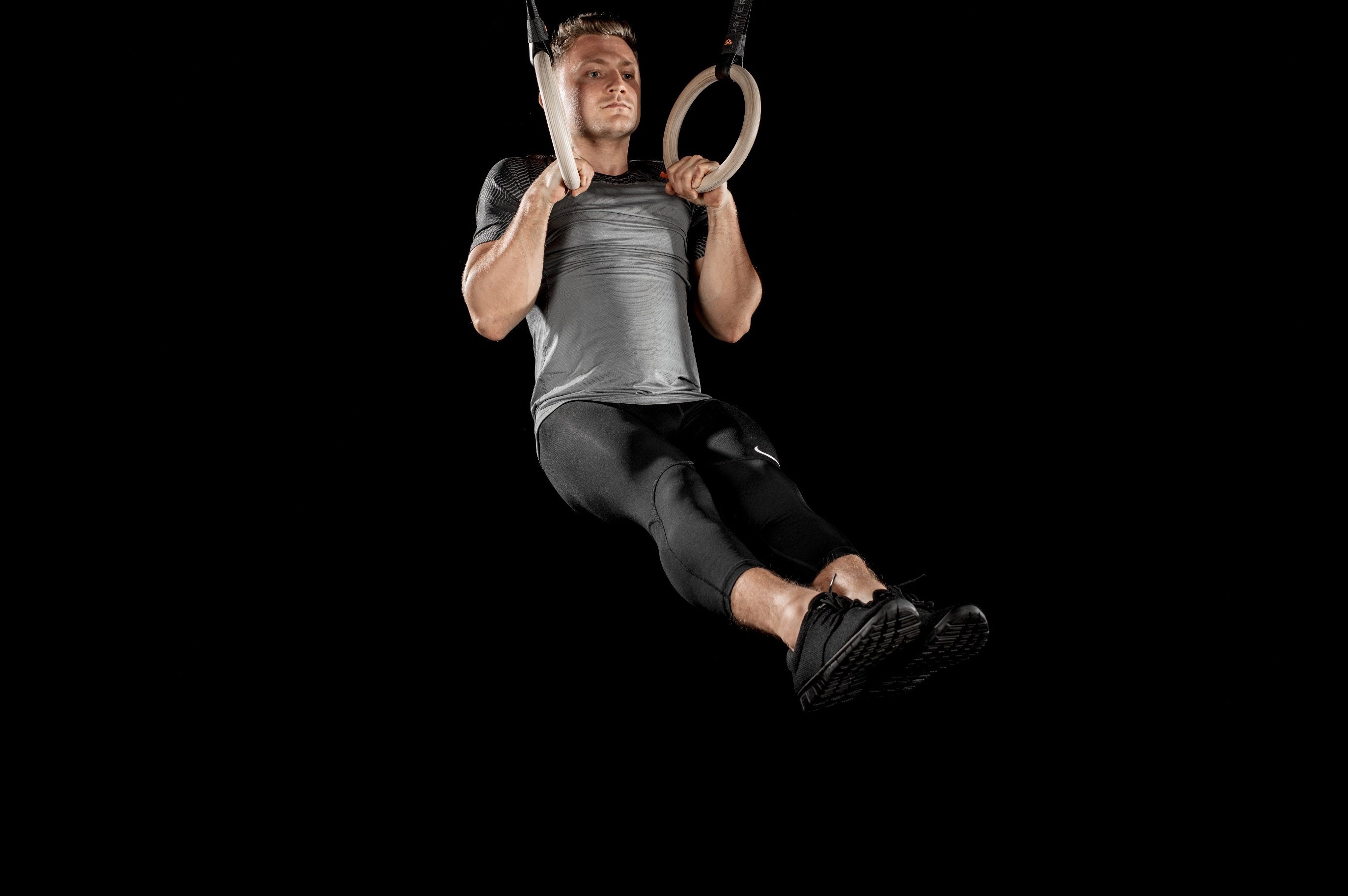 1 essential exercise tip on how to do the Muscle Up on Rings.