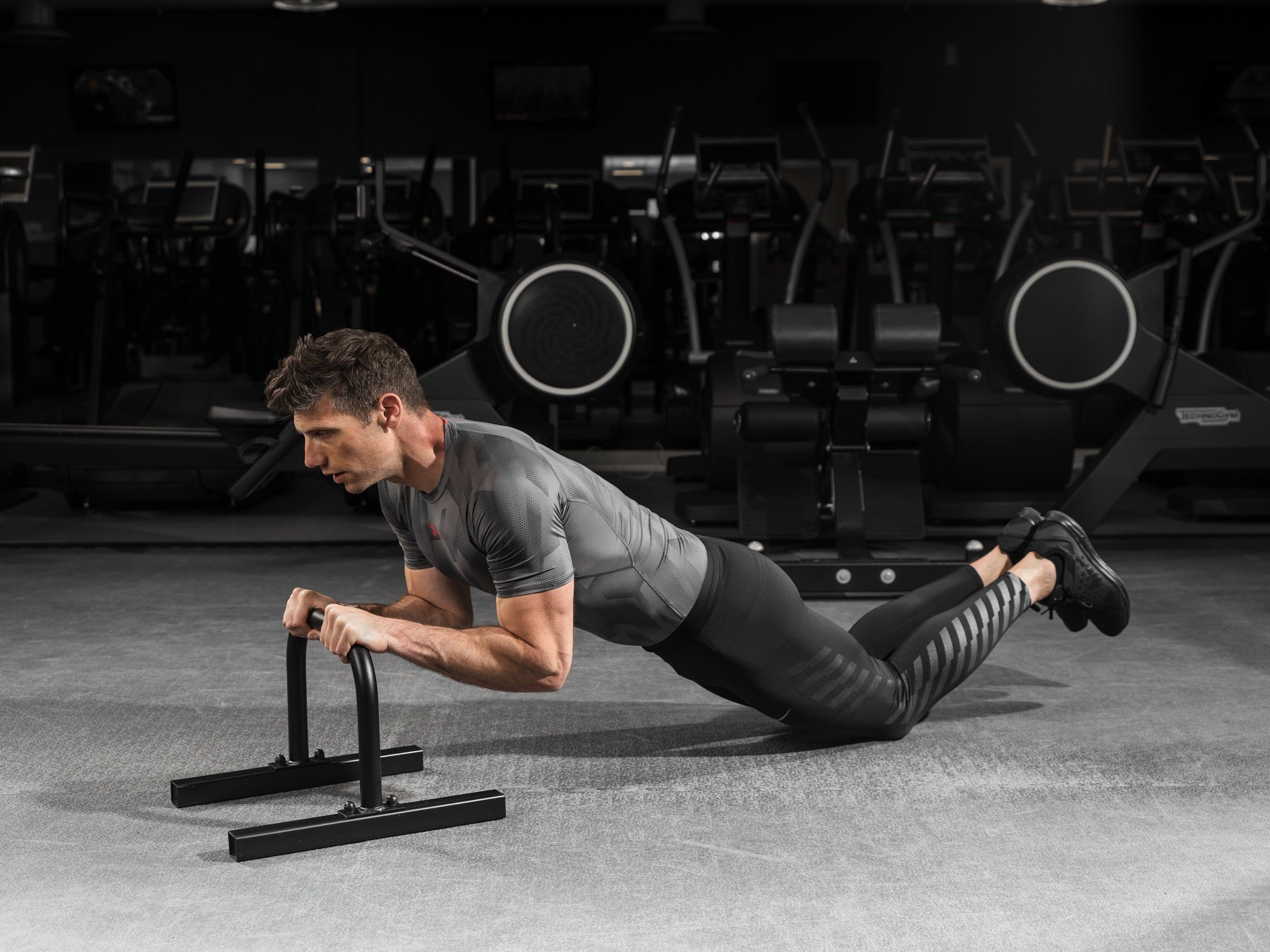 How to build incredible Tricep pressing strength with the Skullcrusher exercise